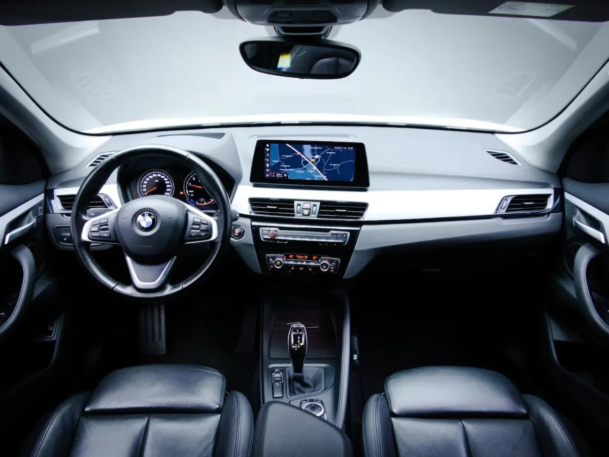 SDrive 18i High Executive Edition (HEAD-UP DISPLAY, TREKHAAK AFNEEMBAAR, NAVIGATIE PROFESS