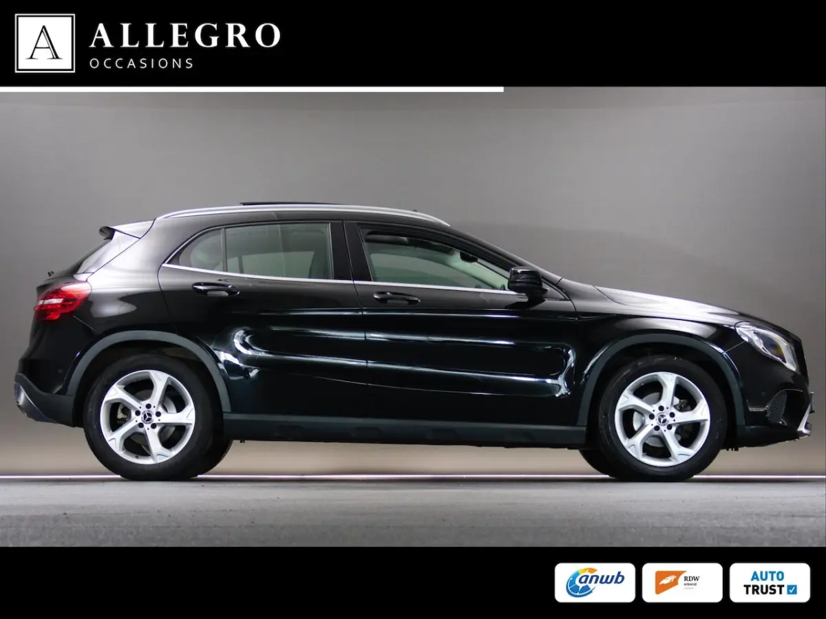 180 Ambition (SCHUIF-/KANTELDAK, NAVIGATIESYSTEEM, CRUISE CONTROL, BLUETOOTH, BI-XENON, LM