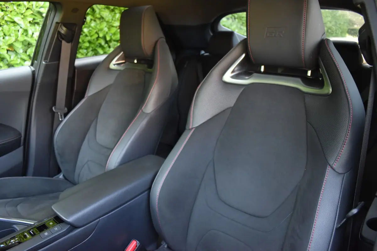 2.0 Plug-in Hybrid 220 GR SPORT PANO FULL