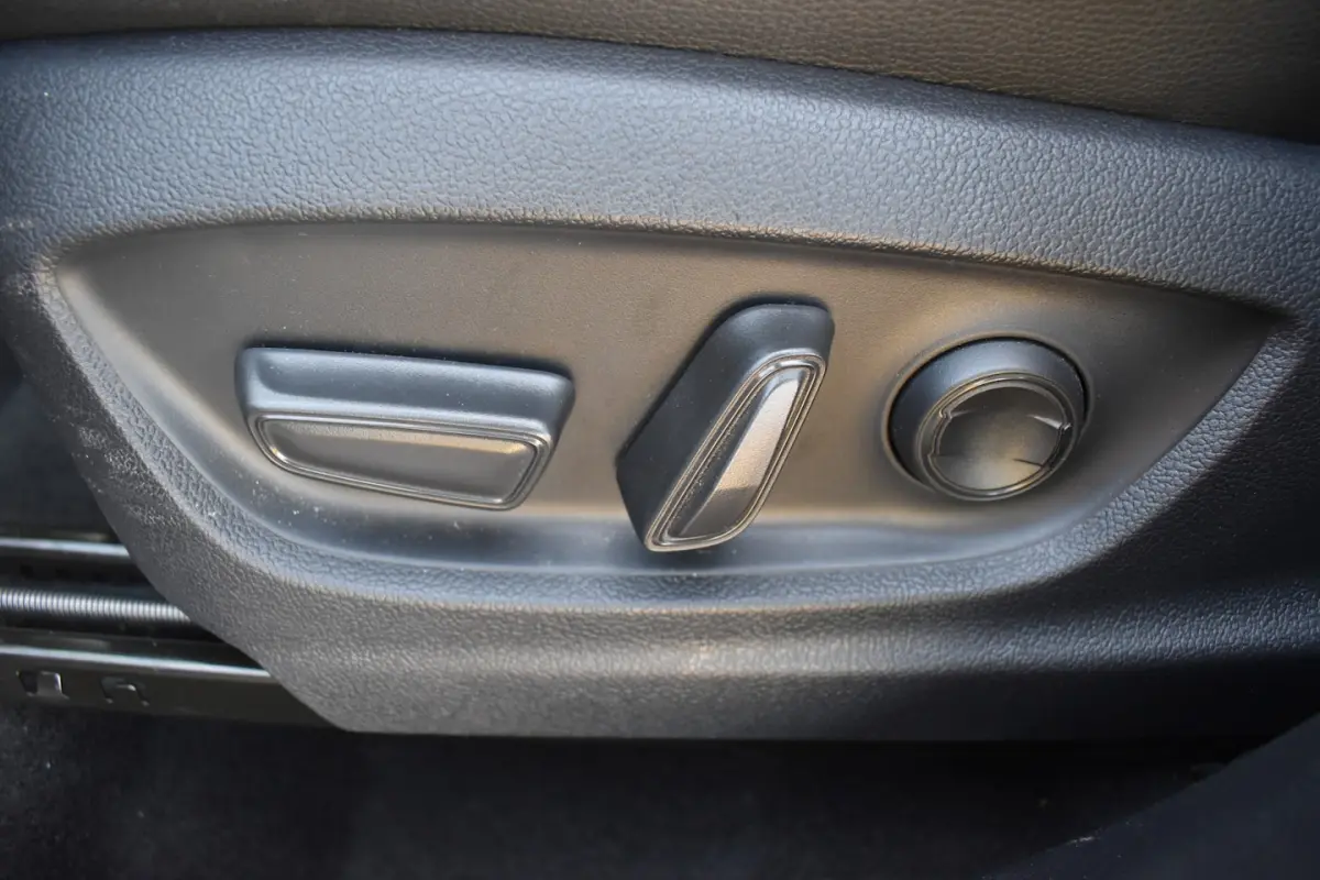 2.0 Plug-in Hybrid 220 GR SPORT PANO FULL