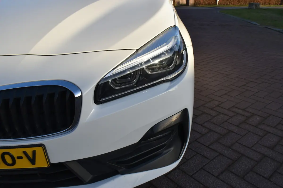 218i Executive AUT. '19 79DKM TREKH. NIEUWSTAAT