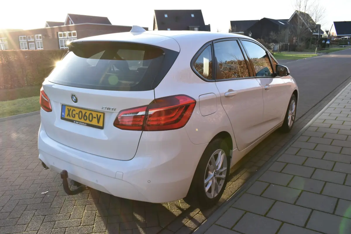 218i Executive AUT. '19 79DKM TREKH. NIEUWSTAAT