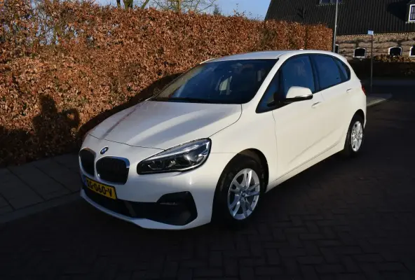 218i Executive AUT. '19 79DKM TREKH. NIEUWSTAAT