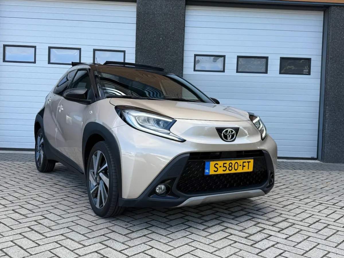 1.0 VVT-i S-CVT Envy AUTOMAAT/LED/CARPLAY/JBL