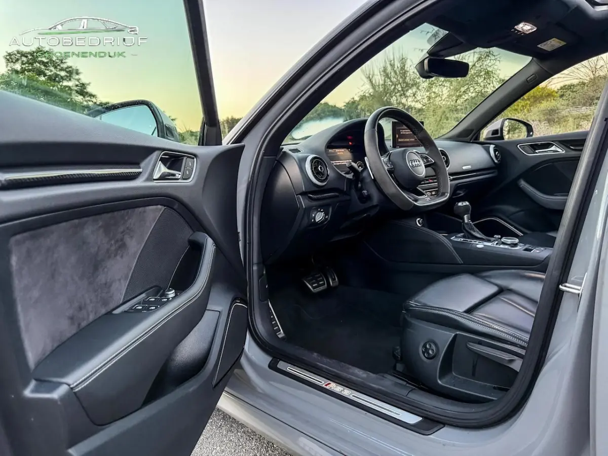 2.5 TFSI RS 3 quattro RS-SEATS CAM PANO PDC