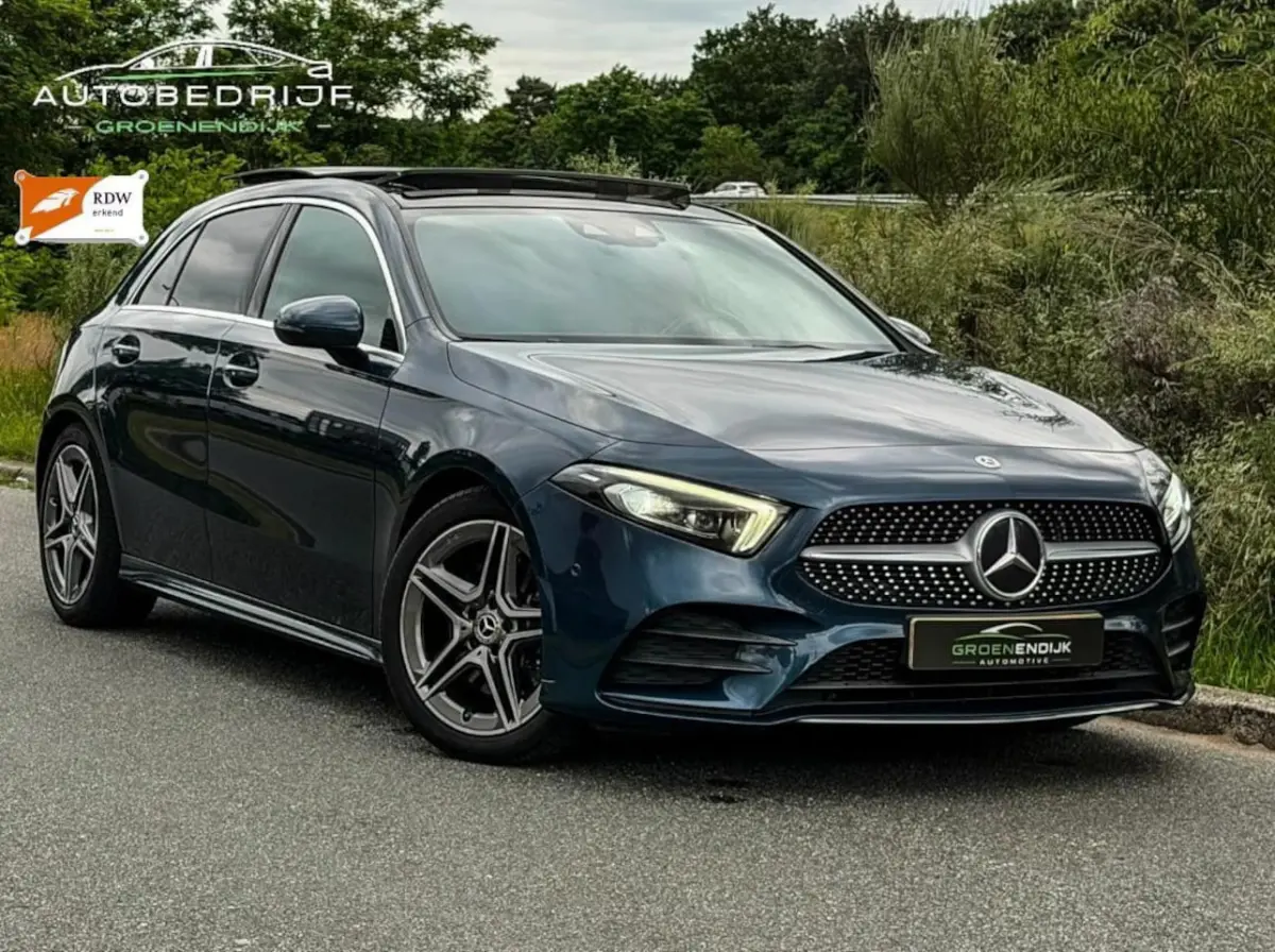 220 Premium Plus / SFEER / CAM / HUD / MOTORSOUND / PDC / STOELVERW / CARPLAY /