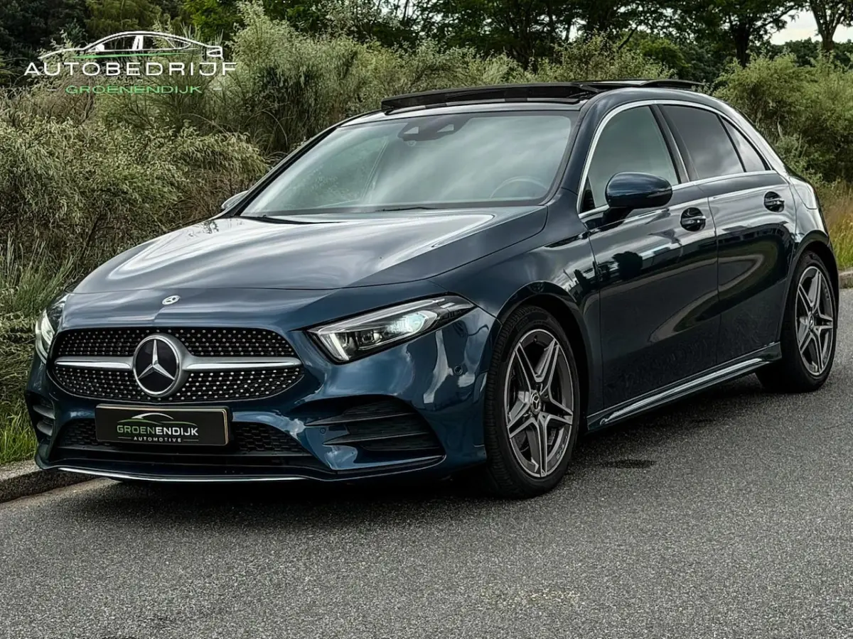 220 Premium Plus / SFEER / CAM / HUD / MOTORSOUND / PDC / STOELVERW / CARPLAY /