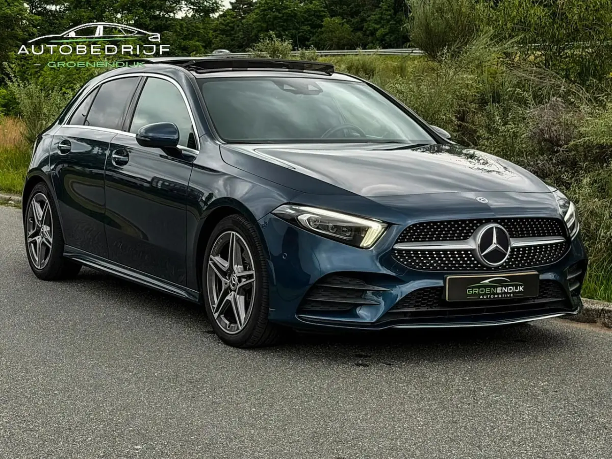 220 Premium Plus / SFEER / CAM / HUD / MOTORSOUND / PDC / STOELVERW / CARPLAY /