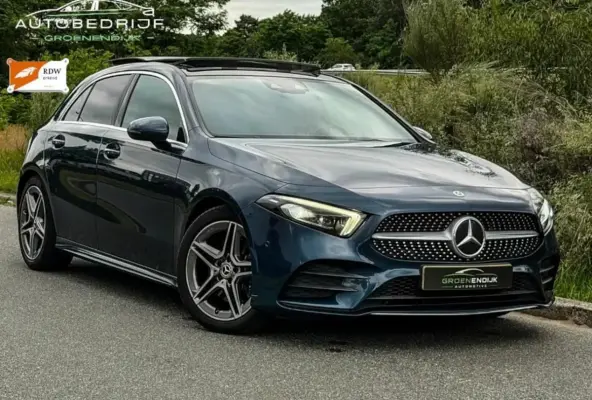 220 Premium Plus / SFEER / CAM / HUD / MOTORSOUND / PDC / STOELVERW / CARPLAY /
