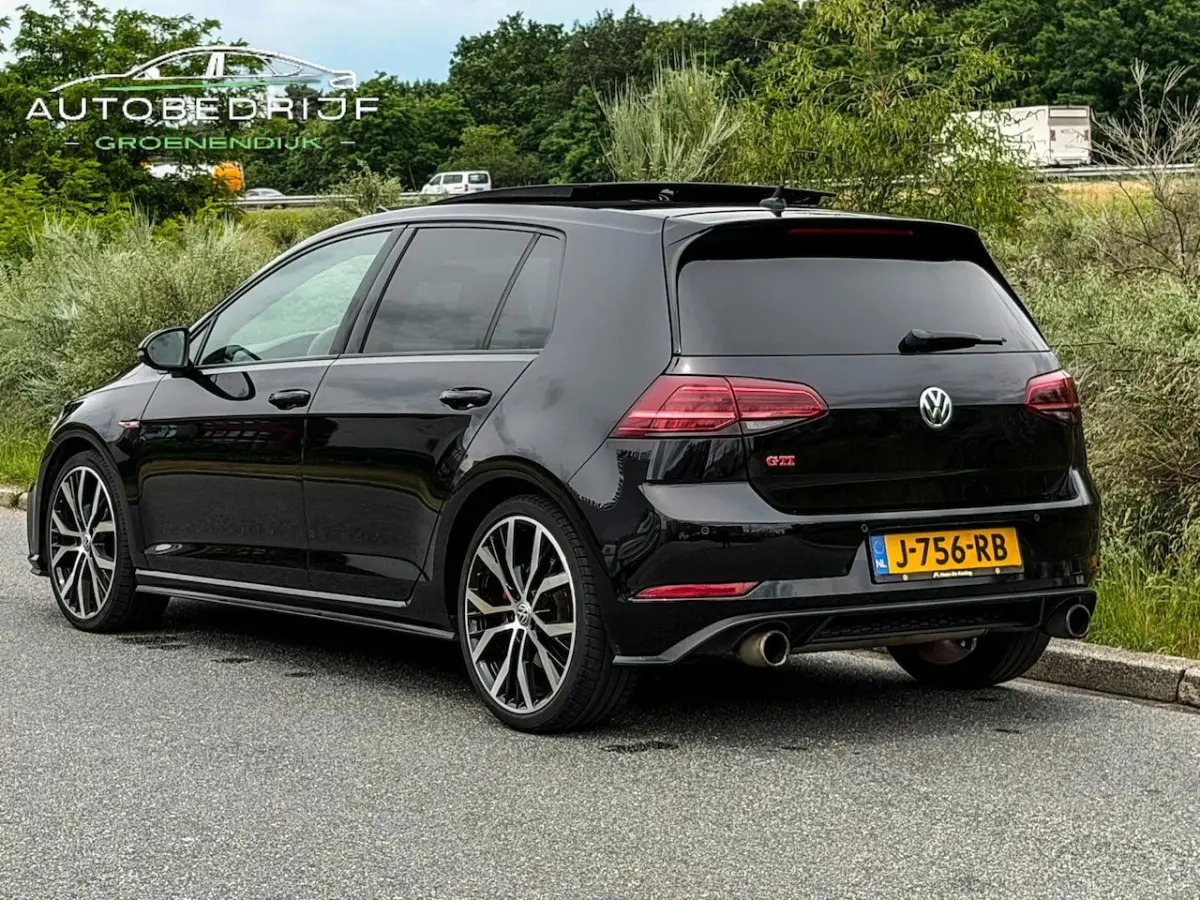 2.0 TSI GTI Performance DYNAUDIO / HONINGGRAAT / GROOTNAVI / CAMERA / PDC / MODE /ACC