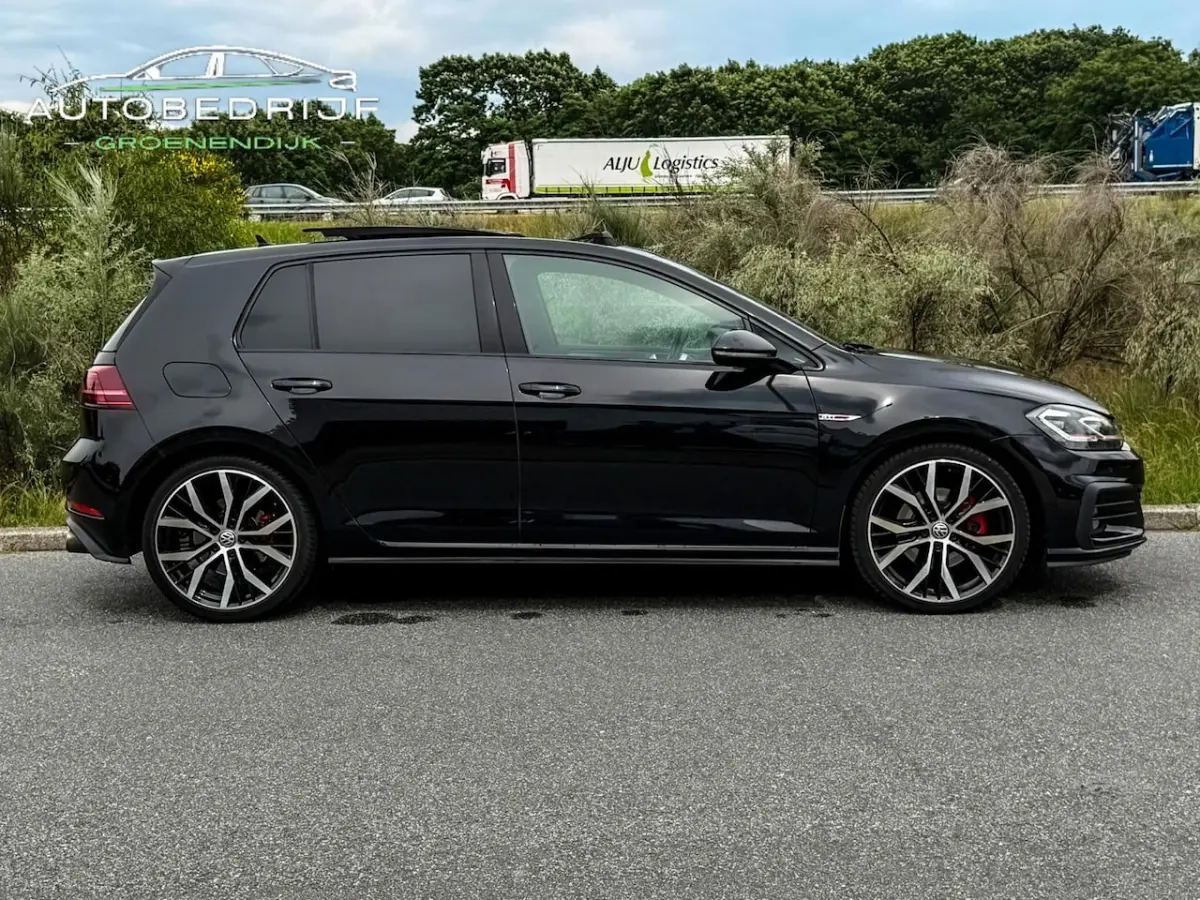 2.0 TSI GTI Performance DYNAUDIO / HONINGGRAAT / GROOTNAVI / CAMERA / PDC / MODE /ACC