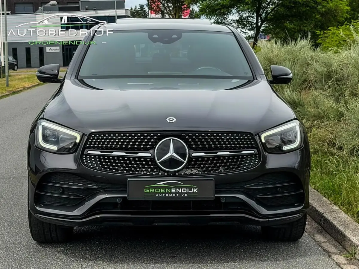 300 4MATIC AMG / SFEERVERL / 360 CAM / PDC / TREKHAAK / SCHUIFKANTELDAK / BURMESTER / DAB