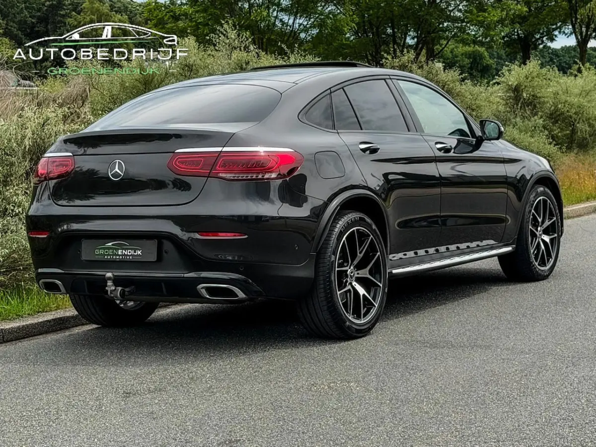 300 4MATIC AMG / SFEERVERL / 360 CAM / PDC / TREKHAAK / SCHUIFKANTELDAK / BURMESTER / DAB
