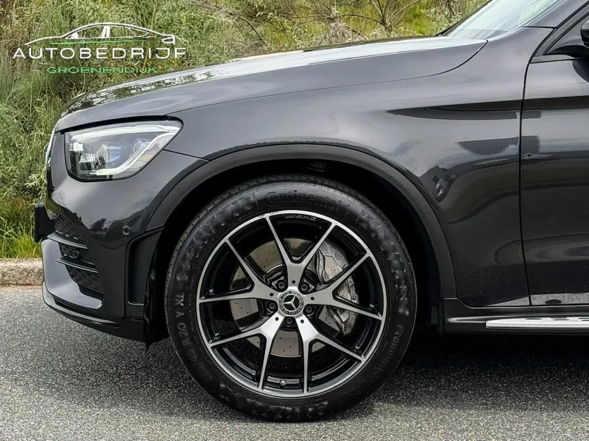 300 4MATIC AMG / SFEERVERL / 360 CAM / PDC / TREKHAAK / SCHUIFKANTELDAK / BURMESTER / DAB