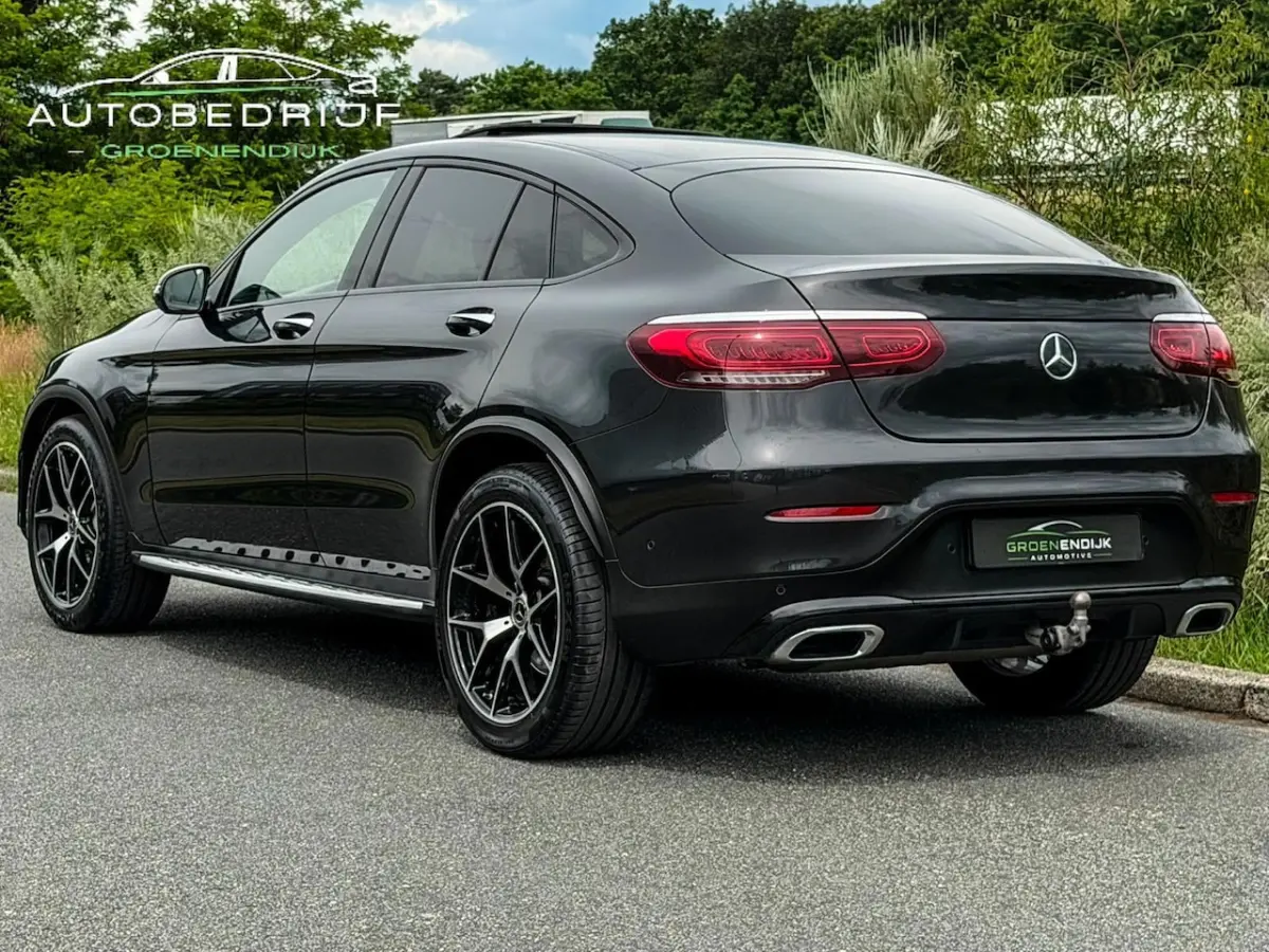 300 4MATIC AMG / SFEERVERL / 360 CAM / PDC / TREKHAAK / SCHUIFKANTELDAK / BURMESTER / DAB