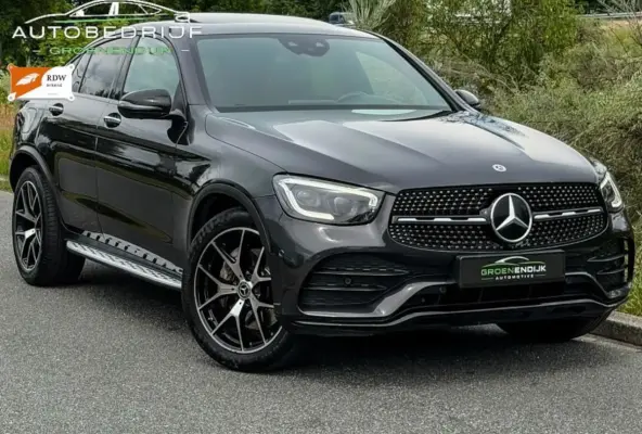 300 4MATIC AMG / SFEERVERL / 360 CAM / PDC / TREKHAAK / SCHUIFKANTELDAK / BURMESTER / DAB