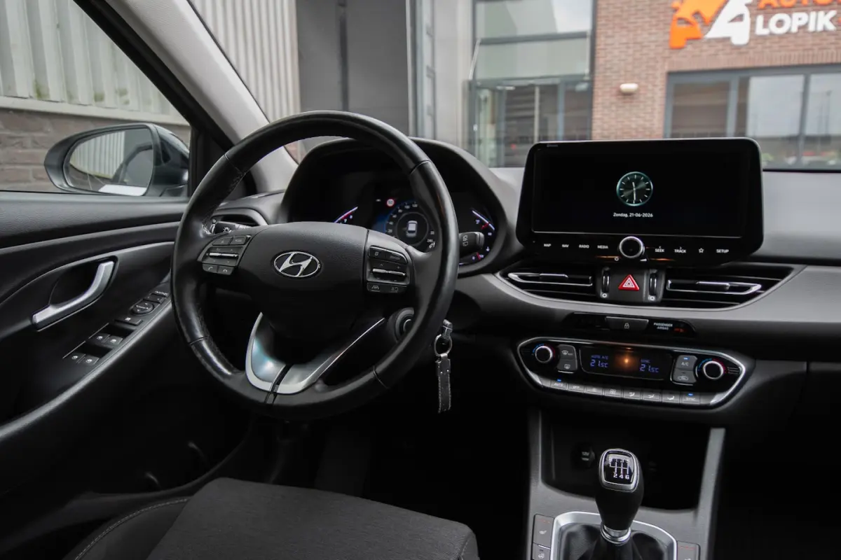 1.0 T-GDi MHEV i-Motion Apple Carplay/Camera