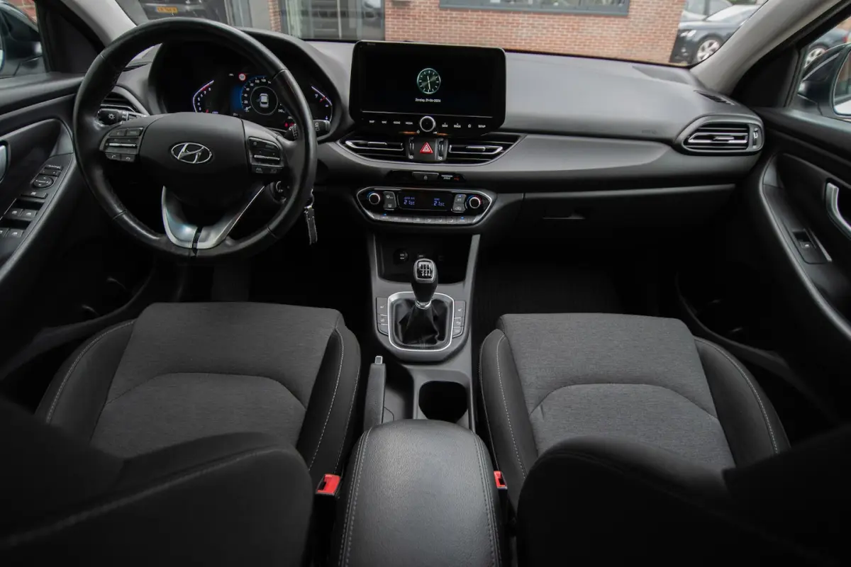 1.0 T-GDi MHEV i-Motion Apple Carplay/Camera