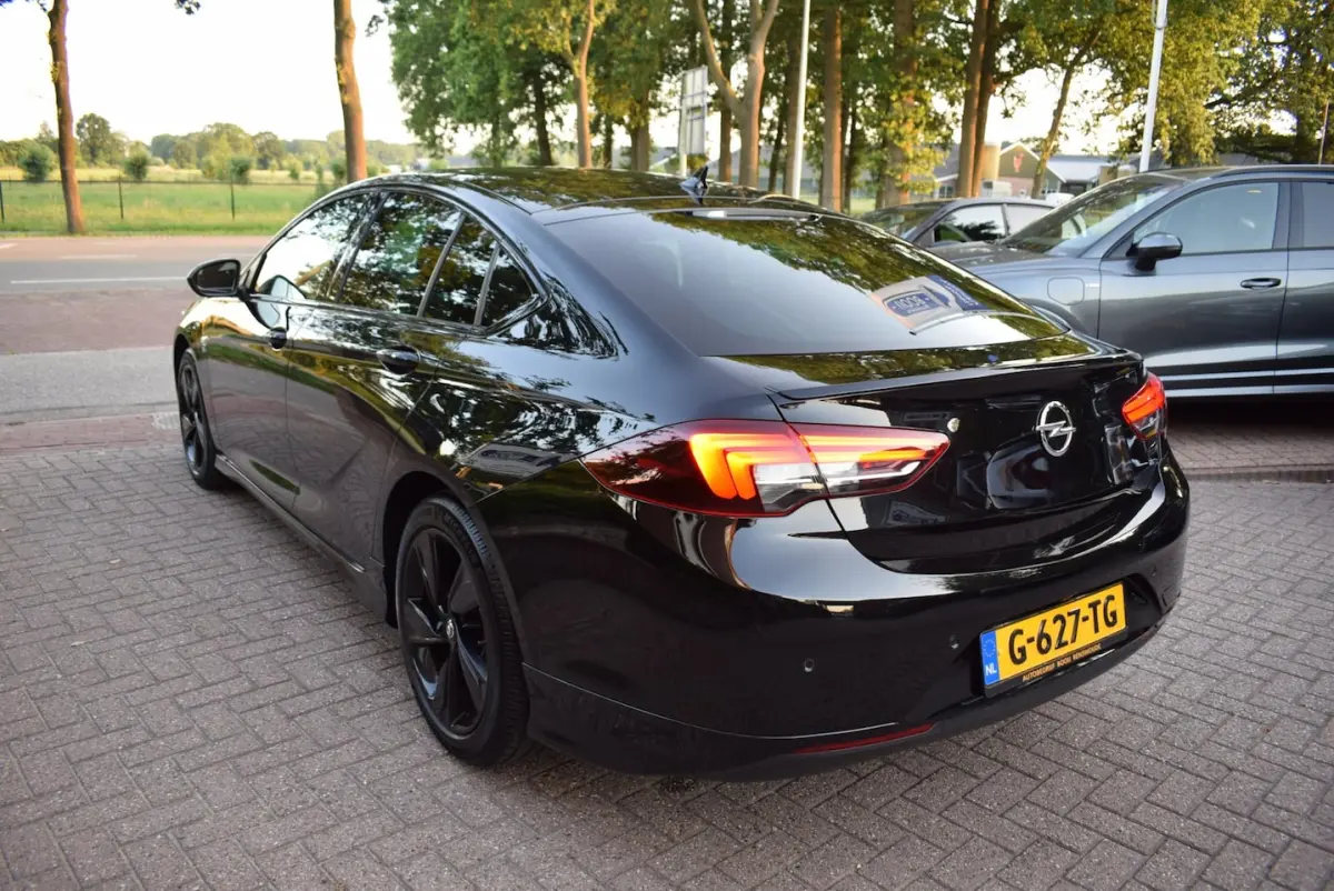 1.5 Turbo Exclusive OPC/ADAP CRUISE/NAVI/AIRCO/CARPLAY/CAMERA/NL-AUTO//TREKH/PDC/KEYLESS/H