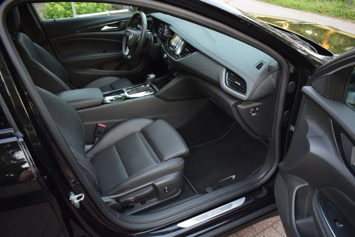 1.5 Turbo Exclusive OPC/ADAP CRUISE/NAVI/AIRCO/CARPLAY/CAMERA/NL-AUTO//TREKH/PDC/KEYLESS/H