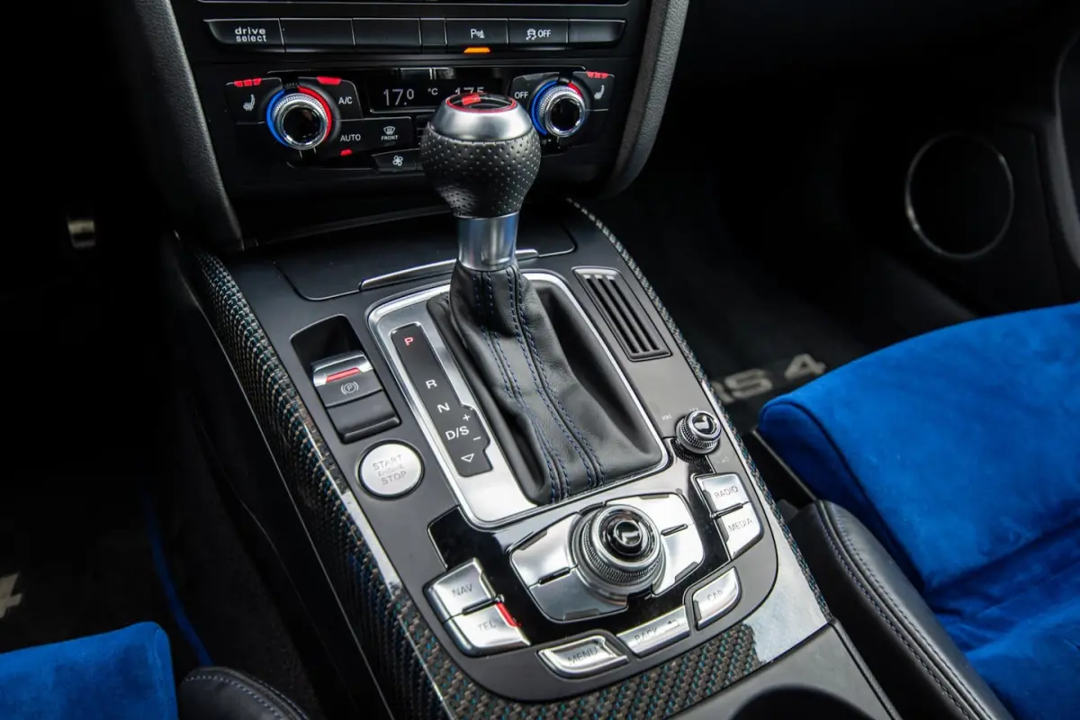 4.2 FSI quattro Carbon*B&O*Camera