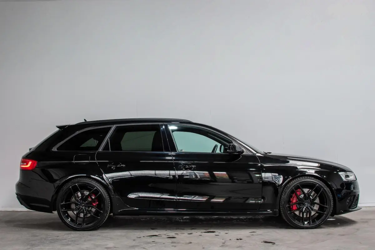 4.2 FSI quattro Carbon*B&O*Camera