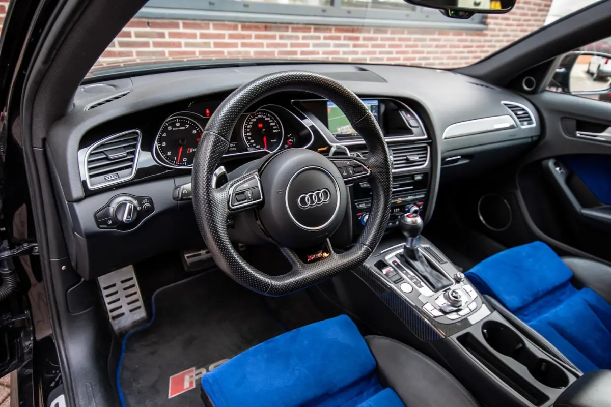 4.2 FSI quattro Carbon*B&O*Camera
