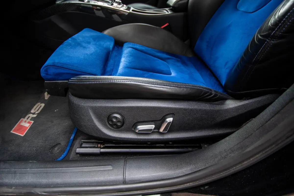 4.2 FSI quattro Carbon*B&O*Camera