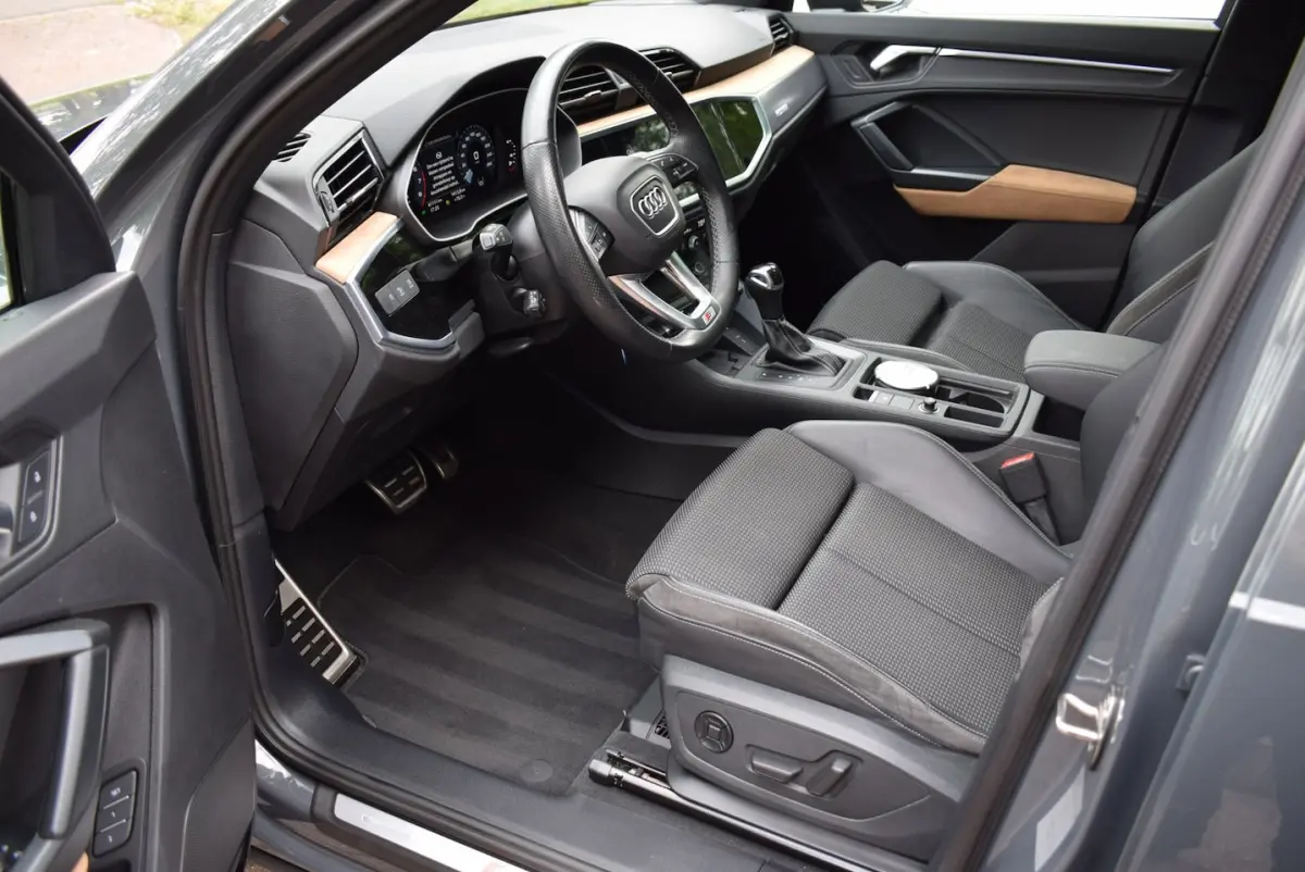 45 TFSI e S-LINE/PANO/ADAP-CRUISE/CARPLAY/CAMERA/MATRIX/SFEER/19 INCH
