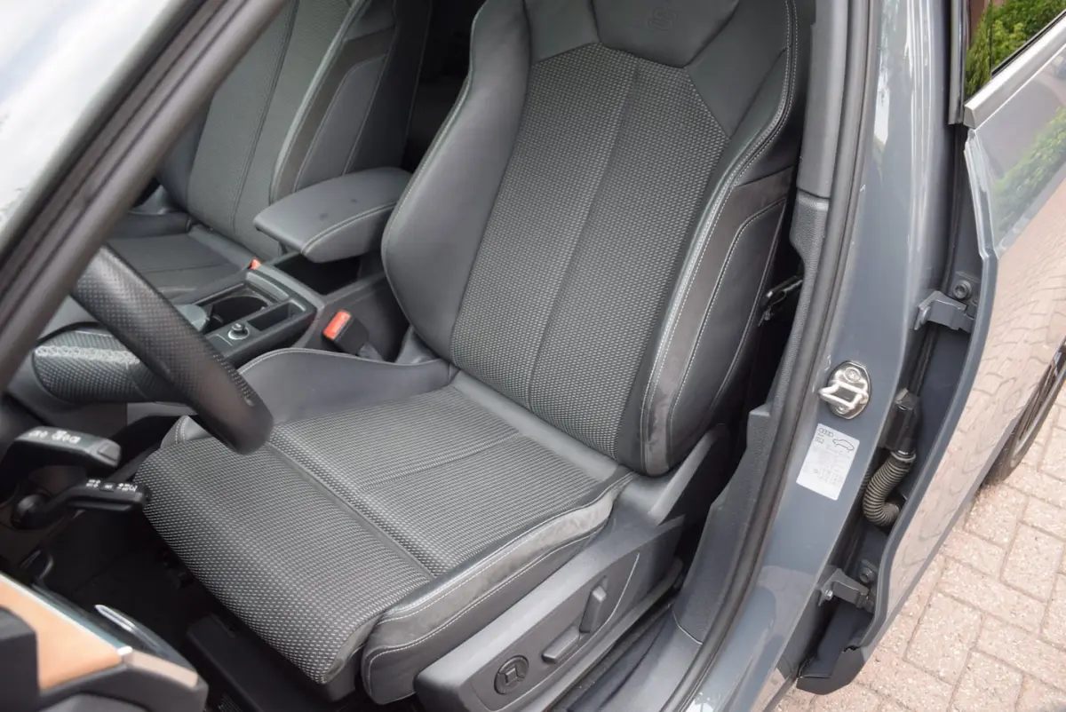 45 TFSI e S-LINE/PANO/ADAP-CRUISE/CARPLAY/CAMERA/MATRIX/SFEER/19 INCH