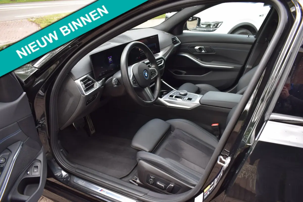 330e M-PAKKET/OPEN DAK /HEAD-UP/CAMERA/CARPLAY/SFEERVERLICHTING/LASER/MEMORY/BJ 2024
