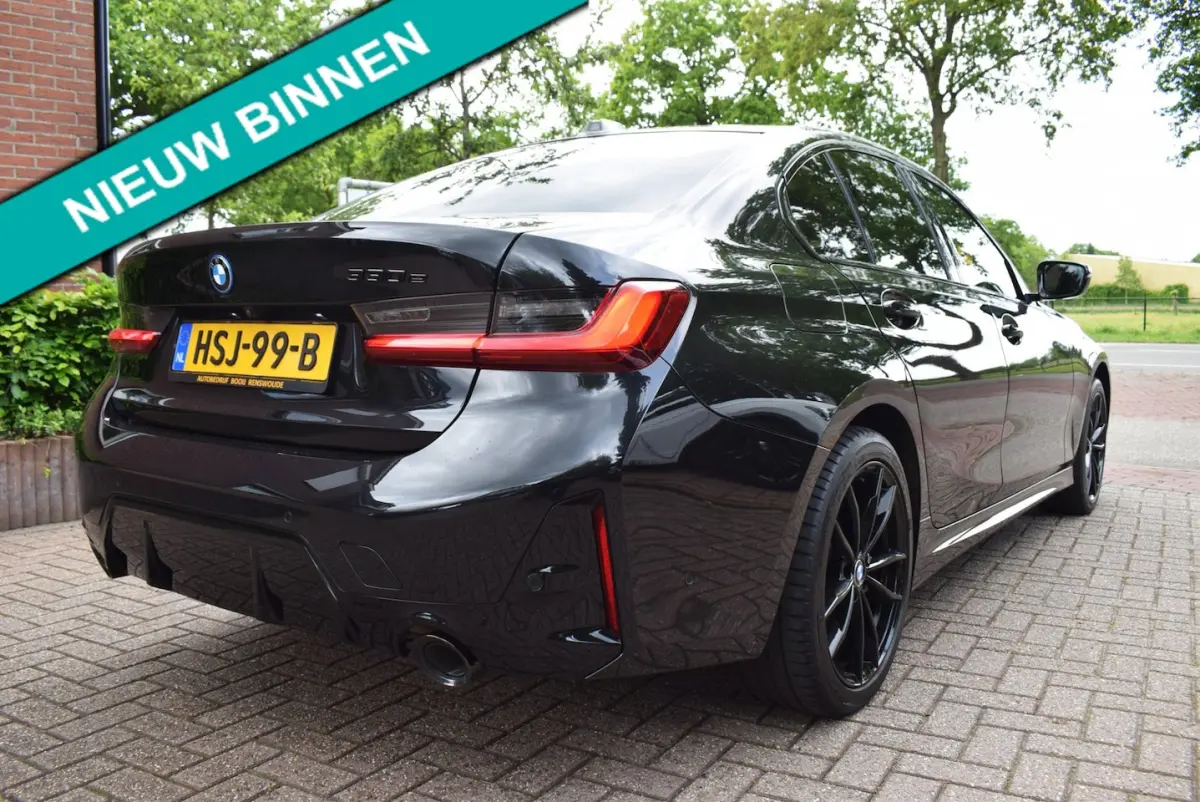 330e M-PAKKET/OPEN DAK /HEAD-UP/CAMERA/CARPLAY/SFEERVERLICHTING/LASER/MEMORY/BJ 2024