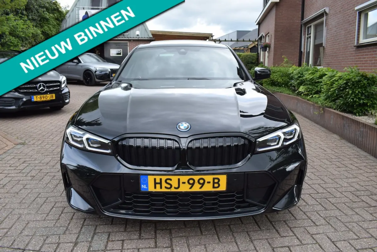 330e M-PAKKET/OPEN DAK /HEAD-UP/CAMERA/CARPLAY/SFEERVERLICHTING/LASER/MEMORY/BJ 2024