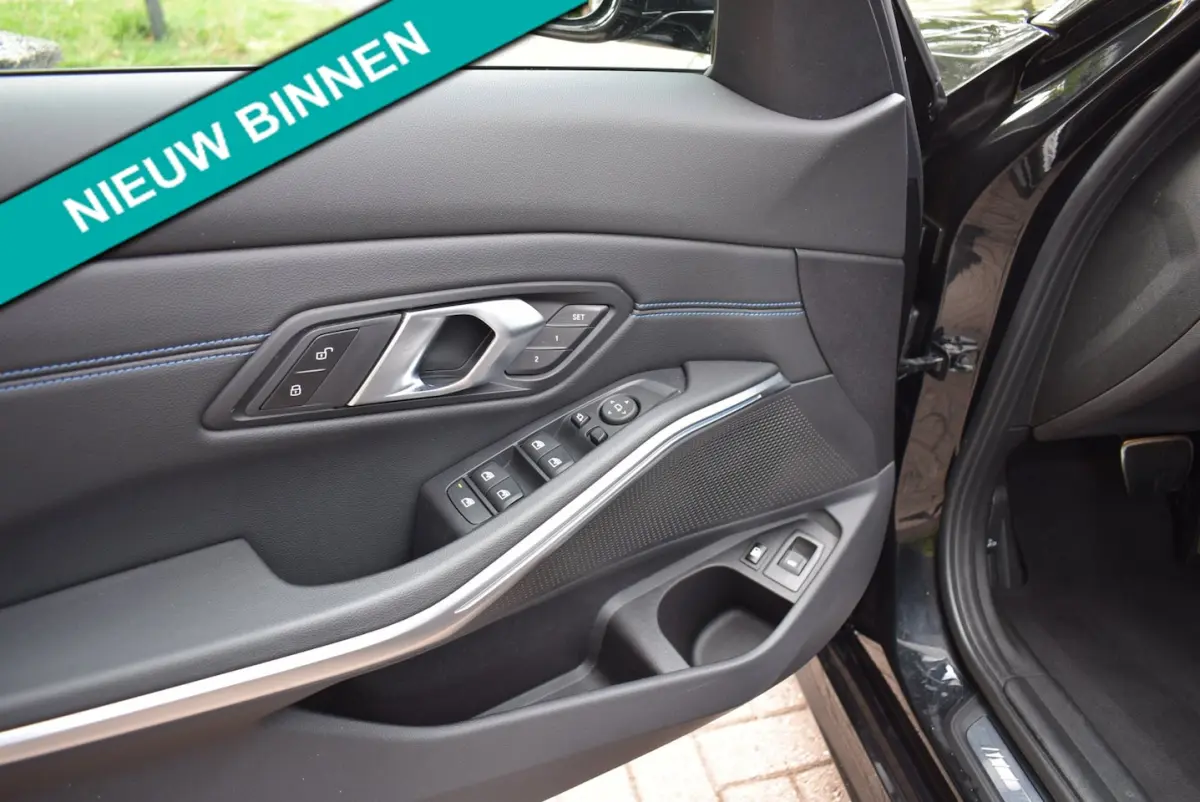 330e M-PAKKET/OPEN DAK /HEAD-UP/CAMERA/CARPLAY/SFEERVERLICHTING/LASER/MEMORY/BJ 2024