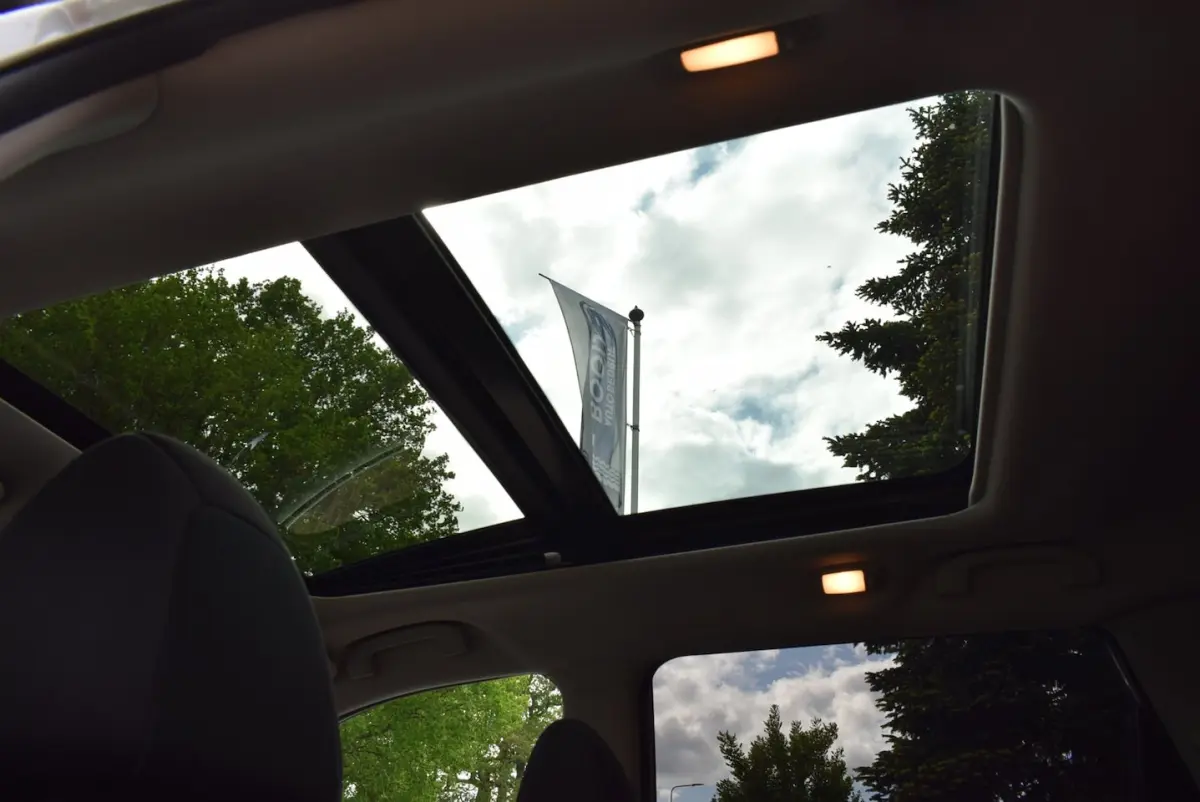 1.6 DIG-T N-Connecta PANO DAK/CRUISE/NAVI/AIRCO-ECC/CAMERA 360/NL-AUTO/BLUETOOTH/PDC V+A/6