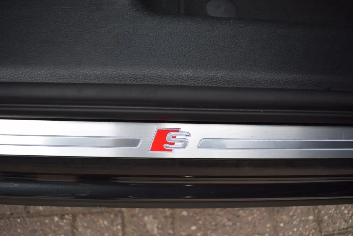 35 TFSI S-LINE AUTOM/PANO DAK/LEDER/NAVI/CARPLAY/CAMERA/CRUISE/AIRCO-ECC/BLUETOOTH/TREKH/P