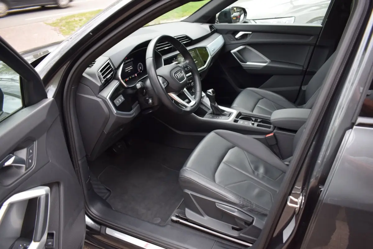 35 TFSI S-LINE AUTOM/PANO DAK/LEDER/NAVI/CARPLAY/CAMERA/CRUISE/AIRCO-ECC/BLUETOOTH/TREKH/P