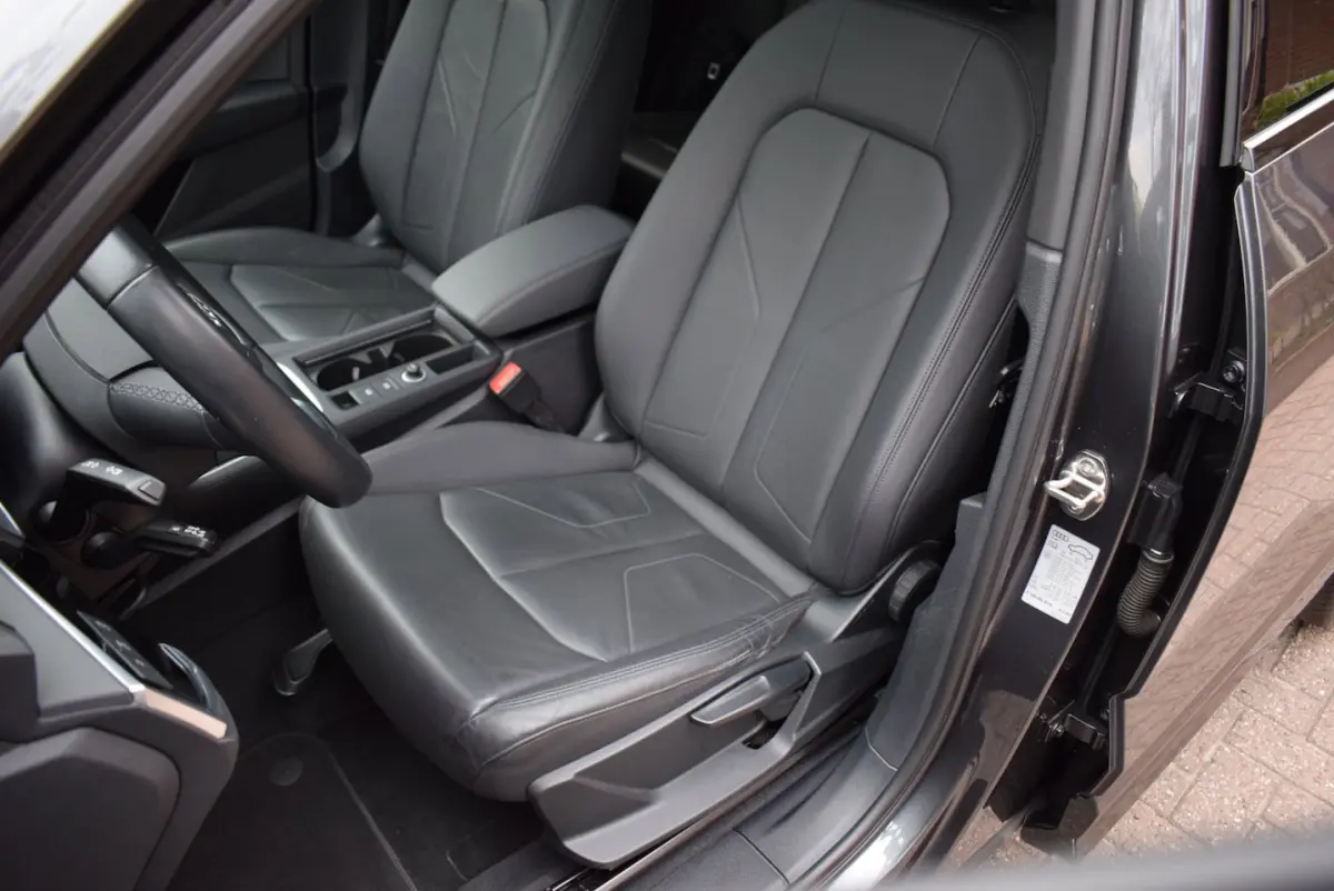 35 TFSI S-LINE AUTOM/PANO DAK/LEDER/NAVI/CARPLAY/CAMERA/CRUISE/AIRCO-ECC/BLUETOOTH/TREKH/P