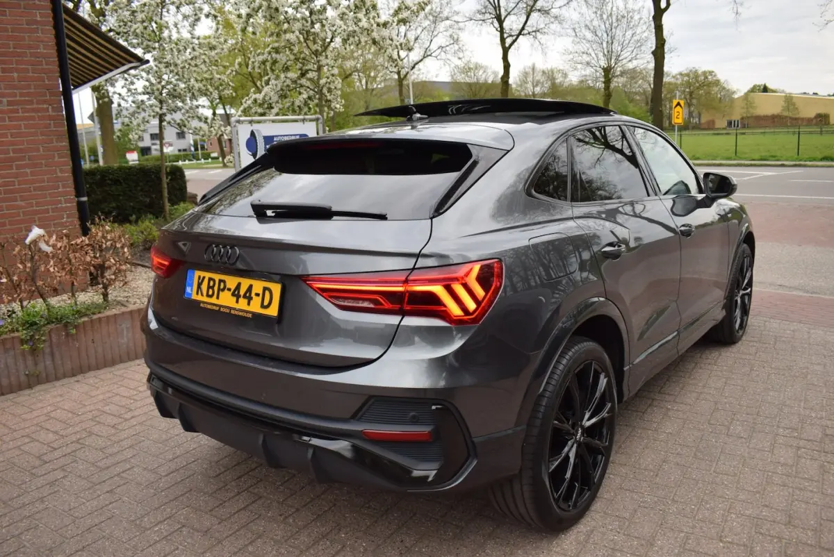 35 TFSI S-LINE AUTOM/PANO DAK/LEDER/NAVI/CARPLAY/CAMERA/CRUISE/AIRCO-ECC/BLUETOOTH/TREKH/P
