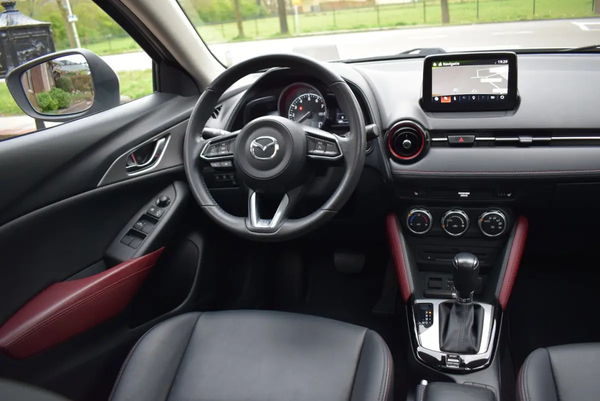 2.0 SkyActiv-G 120 SkyLease GT AUTOM/CRUISE/NAVI/CARPLAY/AIRCO-ECC/PANO/CAMERA/BLUETOOT/PD