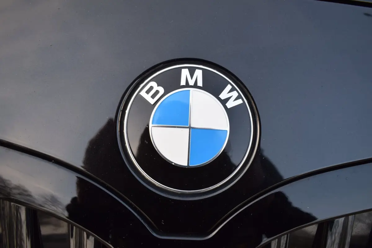 118i High Executive Edition AUTOM/NAVI/CRUISE/CARPLAY/AIRCO/XENON/NL-AUTO/BLUETOOTH//PDC V