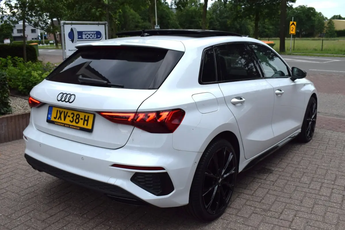 TFSI e S-LINE/204PK/ CARPLAY/ADAP CRUISE/PANO DAK/NAVI/MATRIX LED/RS /AIRCO ECC/PDC V+A/BL