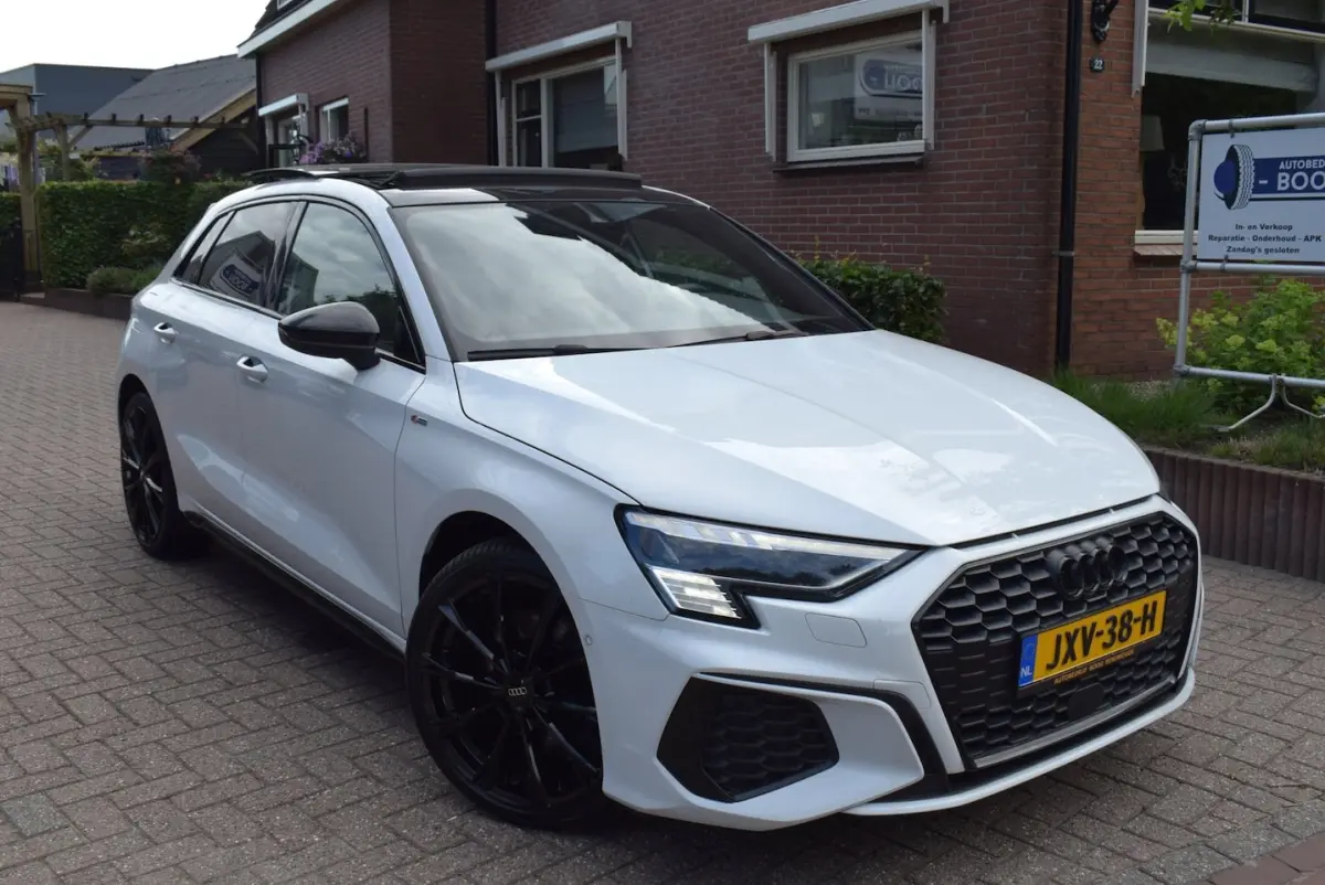 TFSI e S-LINE/204PK/ CARPLAY/ADAP CRUISE/PANO DAK/NAVI/MATRIX LED/RS /AIRCO ECC/PDC V+A/BL