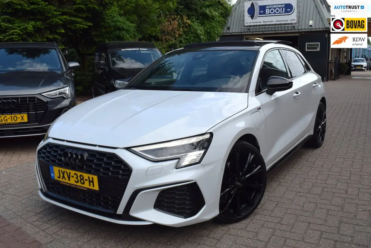 TFSI e S-LINE/204PK/ CARPLAY/ADAP CRUISE/PANO DAK/NAVI/MATRIX LED/RS /AIRCO ECC/PDC V+A/BL