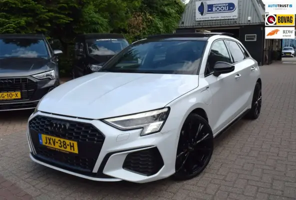 TFSI e S-LINE/204PK/ CARPLAY/ADAP CRUISE/PANO DAK/NAVI/MATRIX LED/RS /AIRCO ECC/PDC V+A/BL