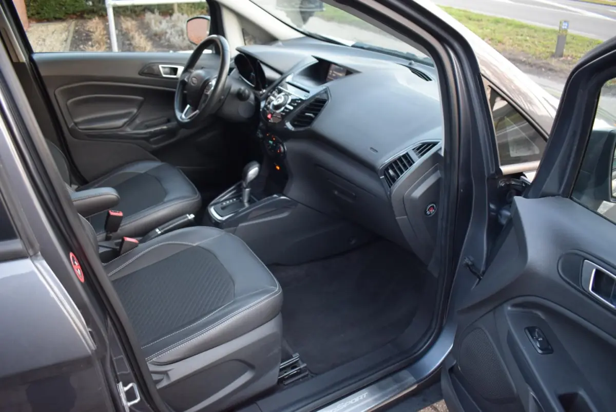 1.5 Ti-VCT Titanium AUTOMAAT/NAVI/CRUISE-CONTROL/AIRCO-ECC/TREKHAAK/PDC/KEYLESS/BLUETOOTH