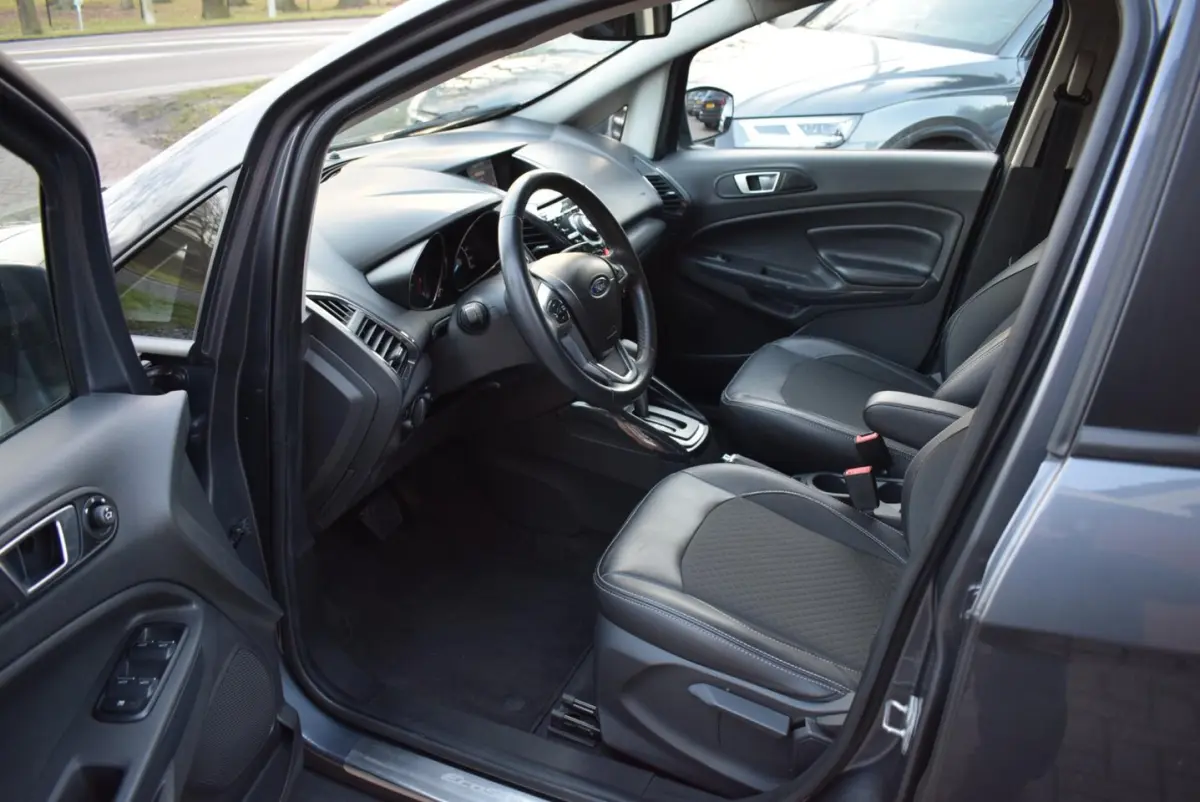 1.5 Ti-VCT Titanium AUTOMAAT/NAVI/CRUISE-CONTROL/AIRCO-ECC/TREKHAAK/PDC/KEYLESS/BLUETOOTH