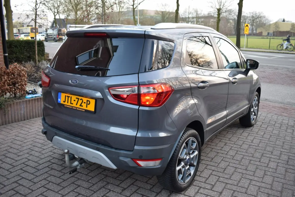 1.5 Ti-VCT Titanium AUTOMAAT/NAVI/CRUISE-CONTROL/AIRCO-ECC/TREKHAAK/PDC/KEYLESS/BLUETOOTH