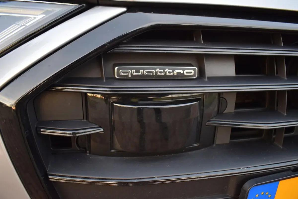 55 TFSI e quattro Pro Line S Competition/367 PK/PANODAK/ADAP-CRUISE/CARPLAY/360 CAMERA/STO