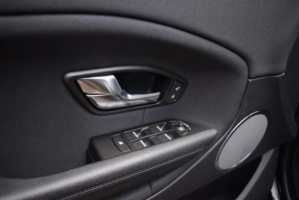 2.0 Si4 SE Dynamic AUTOM/NAVI/CRUISE/PANO/PDC V+A/CAMERA/LEDER/BLUETOOTH/LMW 18"/STUUR EN
